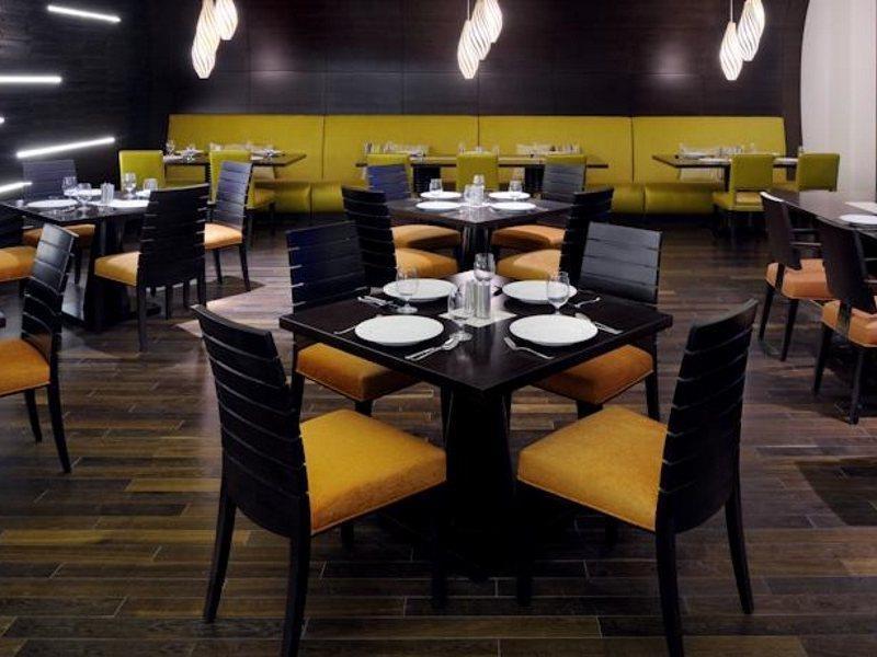 Marriott Executive Apartments Al Jaddaf, Dubai Luaran gambar Interior of the restaurant