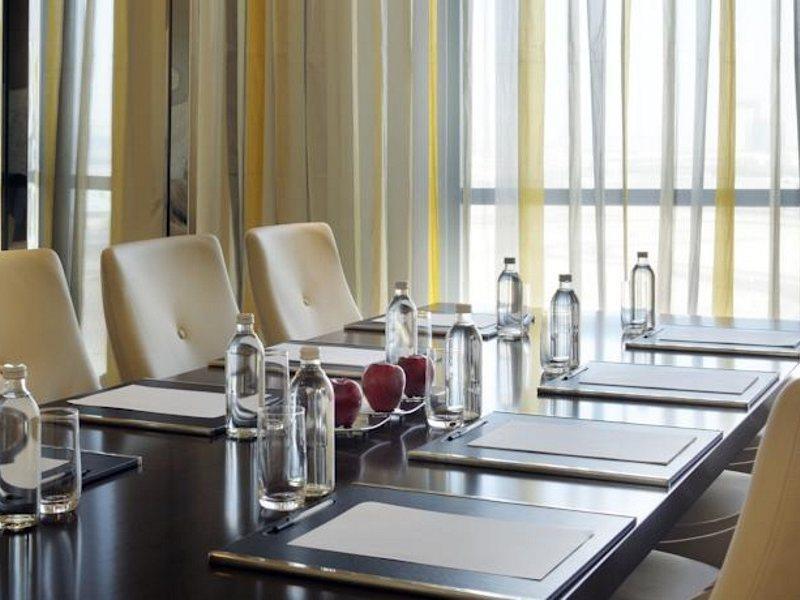Marriott Executive Apartments Al Jaddaf, Dubai Luaran gambar Meeting room