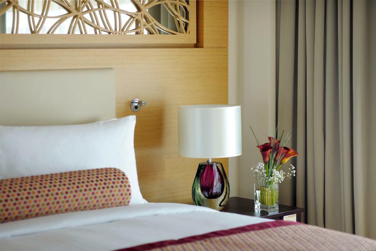 Marriott Executive Apartments Al Jaddaf, Dubai Luaran gambar A bedroom at the hotel